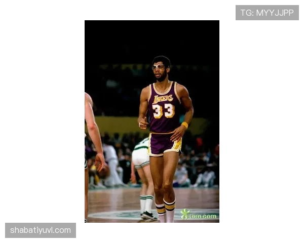 卡里姆·阿卜杜尔-贾巴尔天勾效率提升优势明显领先同位置对手